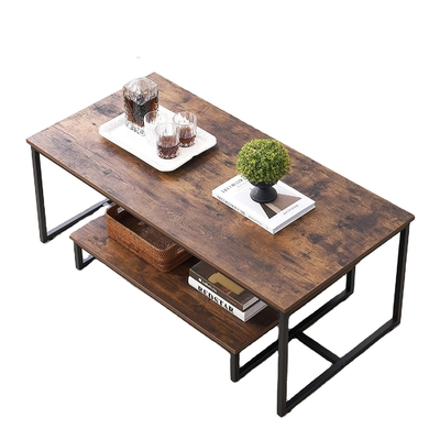 Tablas laterales rústicas de la jerarquización rectangular de la mesa de centro de madera y del metal
